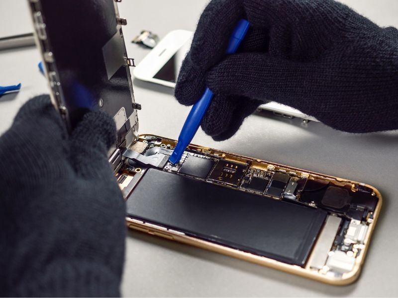 Reparo interno de celular